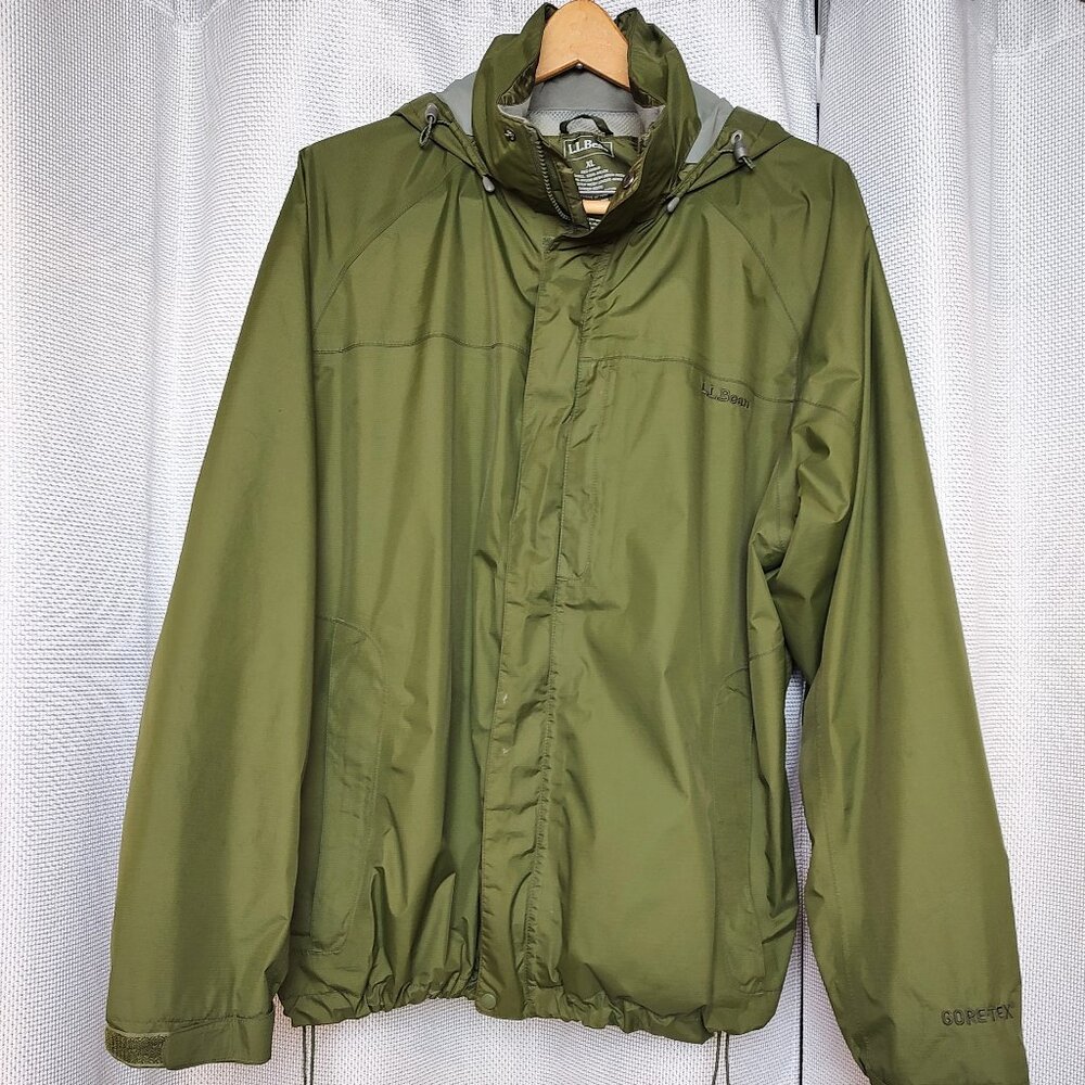 L.L. Bean Men's Windbreaker Raincoat Army Green XL Gently Used Good Condition